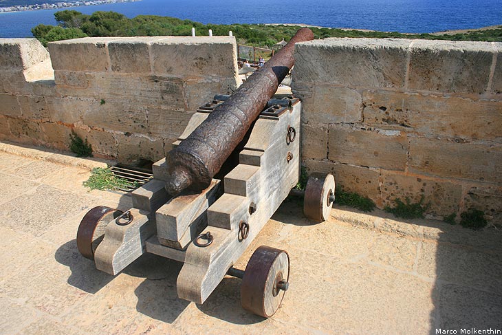 Kanone auf dem Kastell von Punta de n’Amer